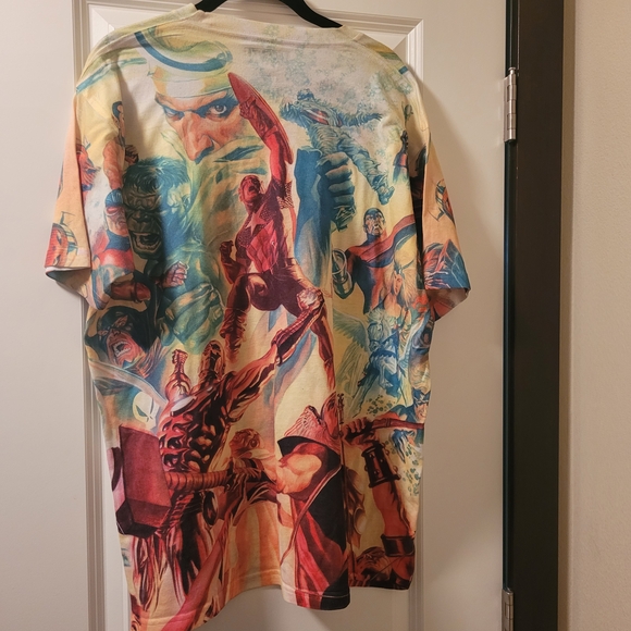 Marvel T Shirt Size Medium All Over Print Avengers Comic Heros Superheros - Picture 2 of 7
